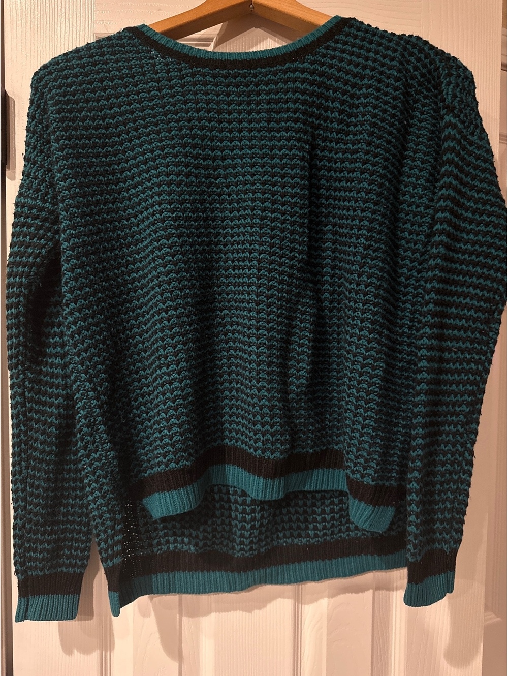 Teal and Black Acrylic Knit Sweater size M “tag missing”